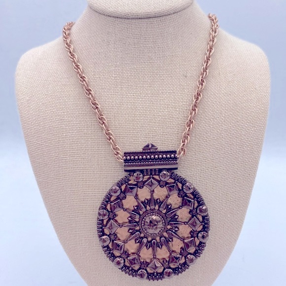 Heidi Klum Wildlife Round Pendant Necklace  Rose Good/Copper Tone Measures 28” - Picture 9 of 10